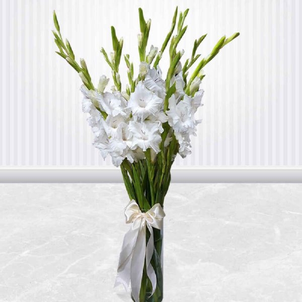 White Flower Vase Model Tarhim