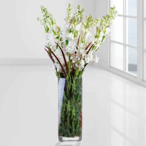 White Flower Vase Model Tuberose