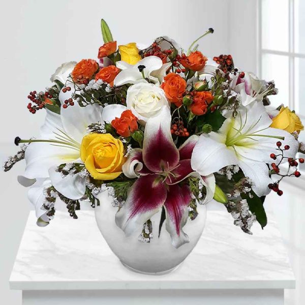 White Flower Vase Model Yekta
