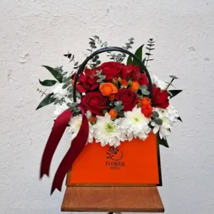 Red Roses, Miniature Roses & Chrysanthemums – Luxury Father’s Day Flower Bag